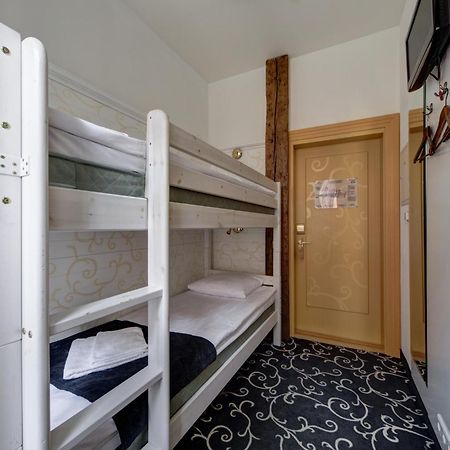Meriton Old Town Garden Hotel Талин Екстериор снимка