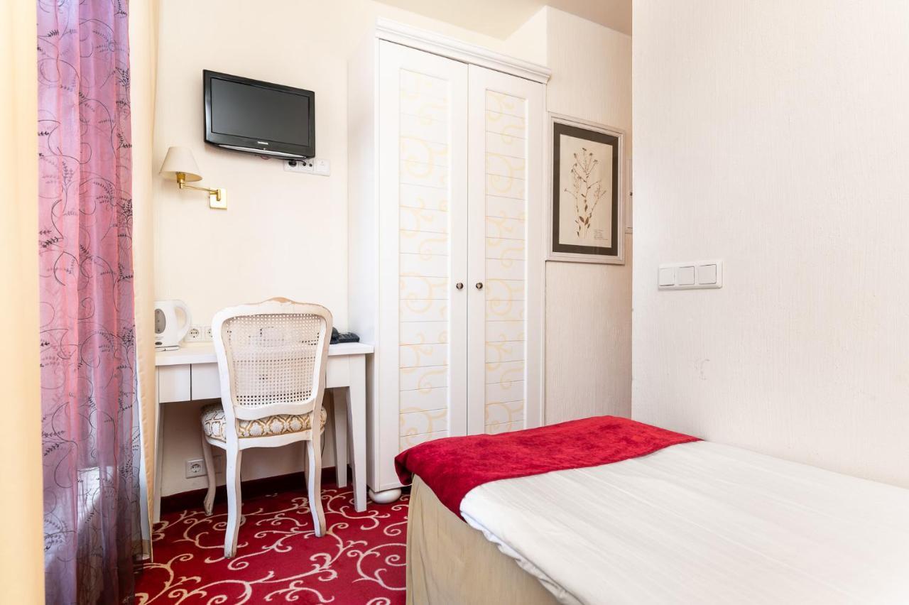 Meriton Old Town Garden Hotel Талин Екстериор снимка