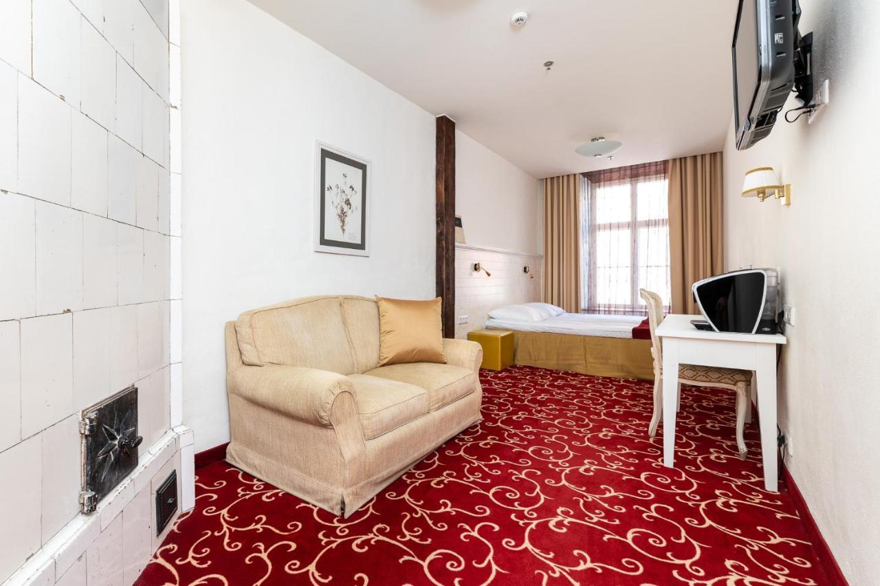 Meriton Old Town Garden Hotel Талин Екстериор снимка