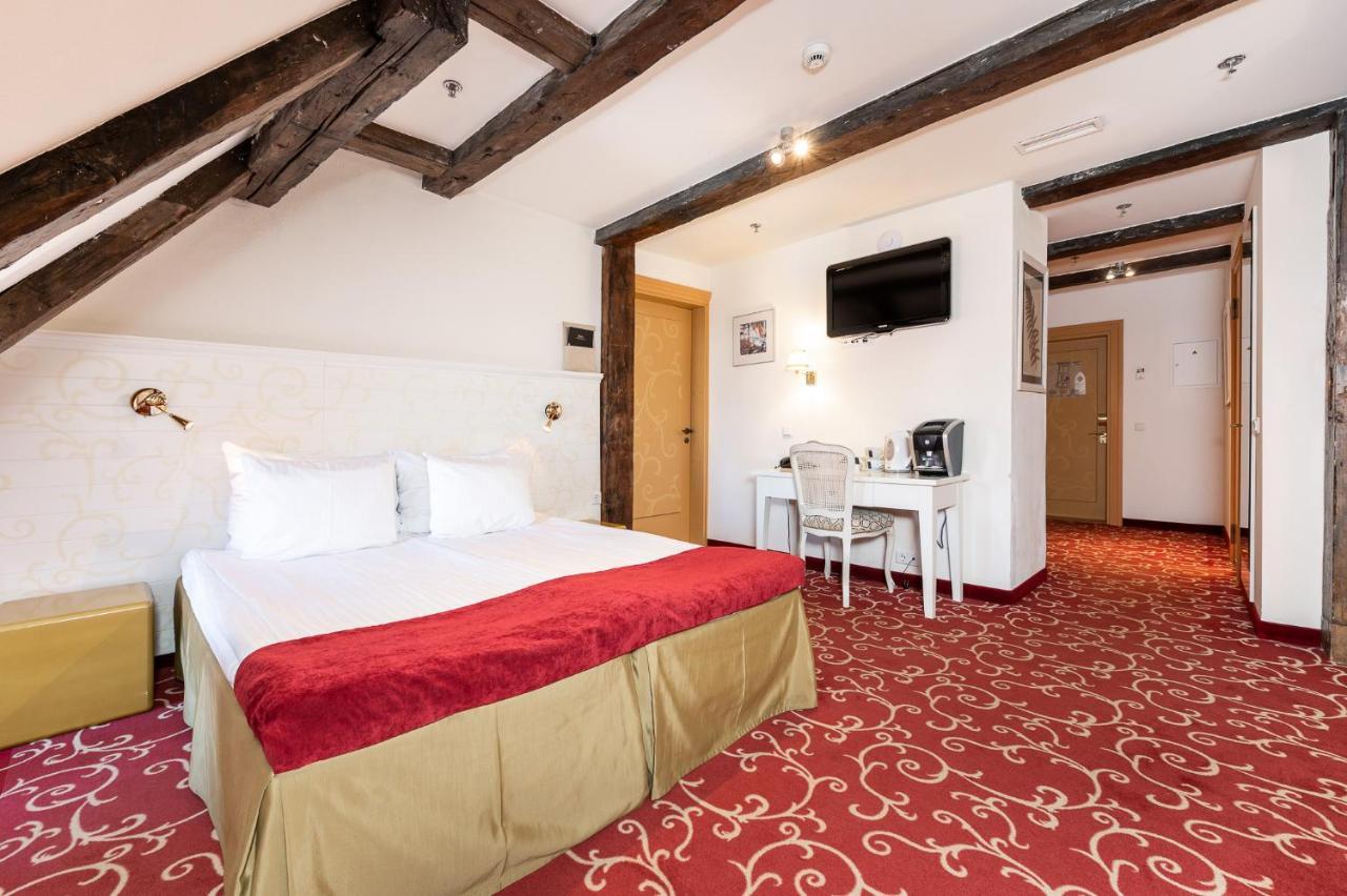 Meriton Old Town Garden Hotel Талин Екстериор снимка