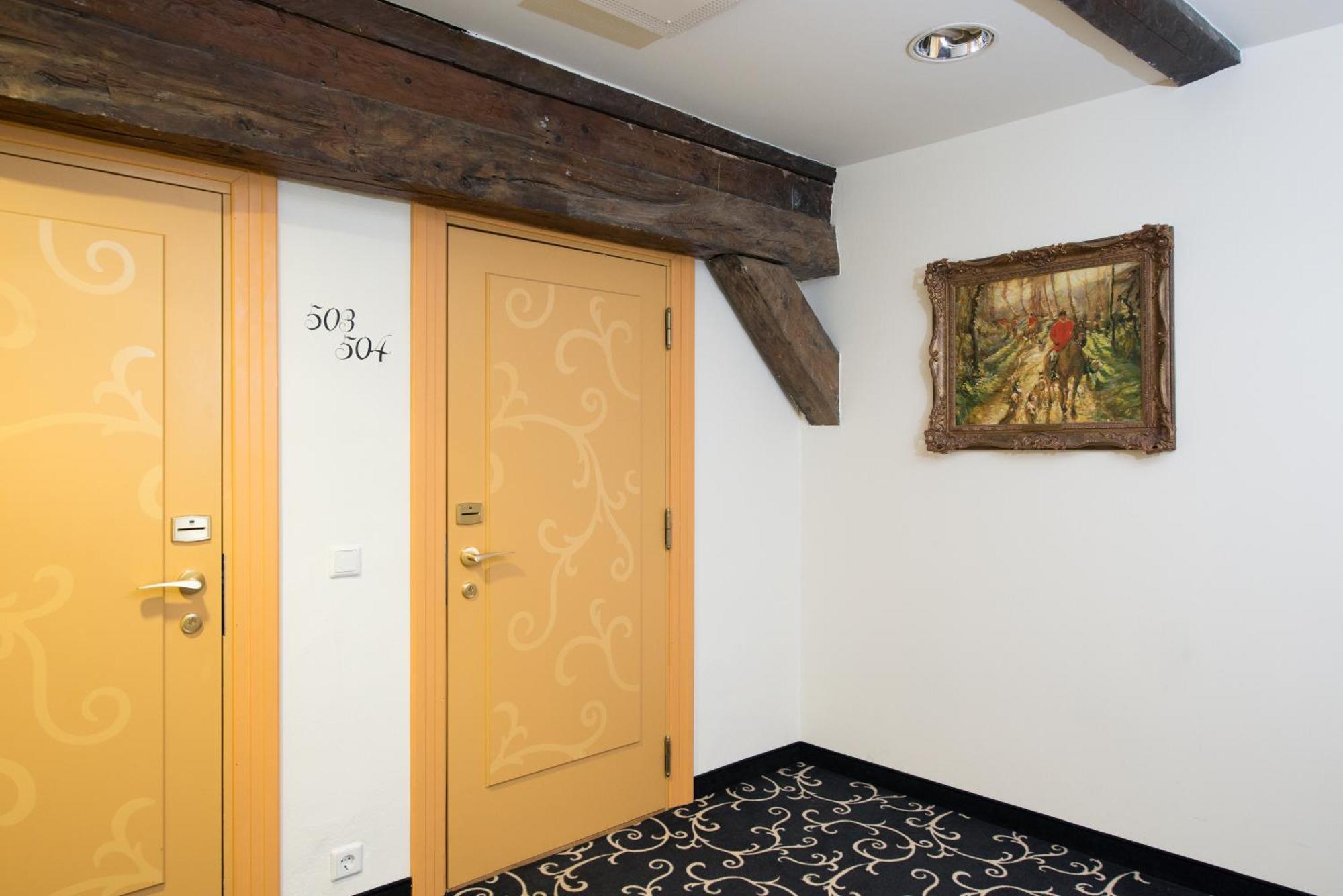 Meriton Old Town Garden Hotel Талин Екстериор снимка