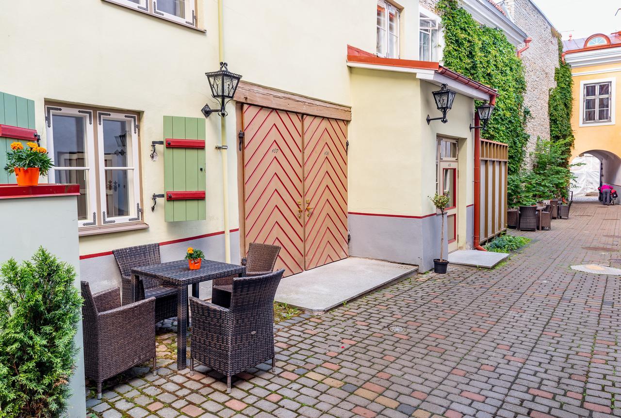 Meriton Old Town Garden Hotel Талин Екстериор снимка