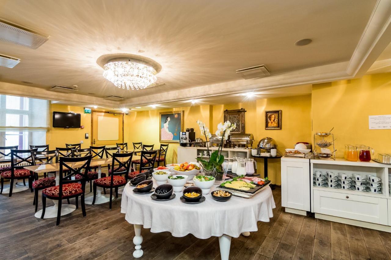 Meriton Old Town Garden Hotel Талин Екстериор снимка