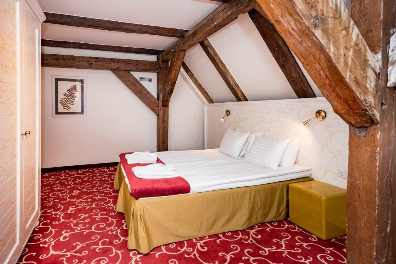 Meriton Old Town Garden Hotel Талин Екстериор снимка
