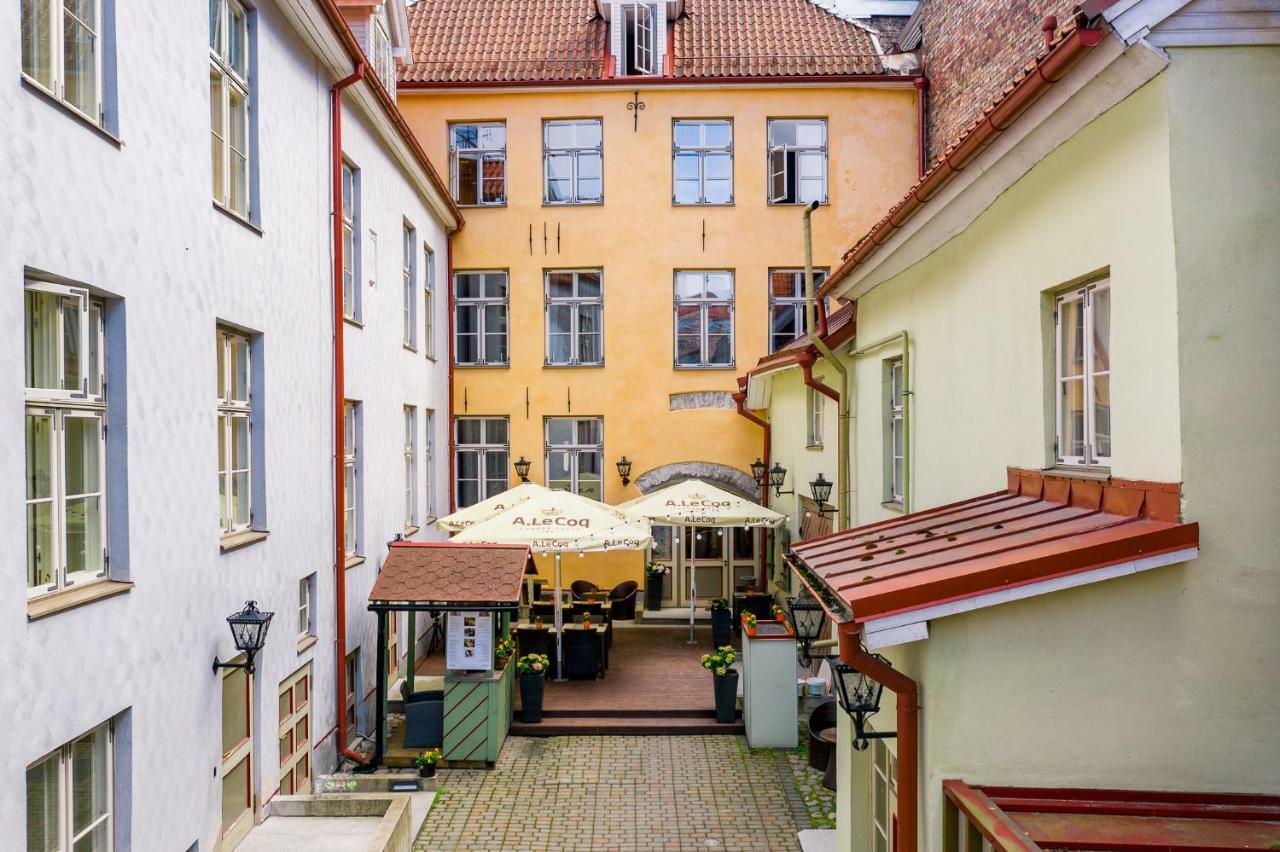 Meriton Old Town Garden Hotel Талин Екстериор снимка