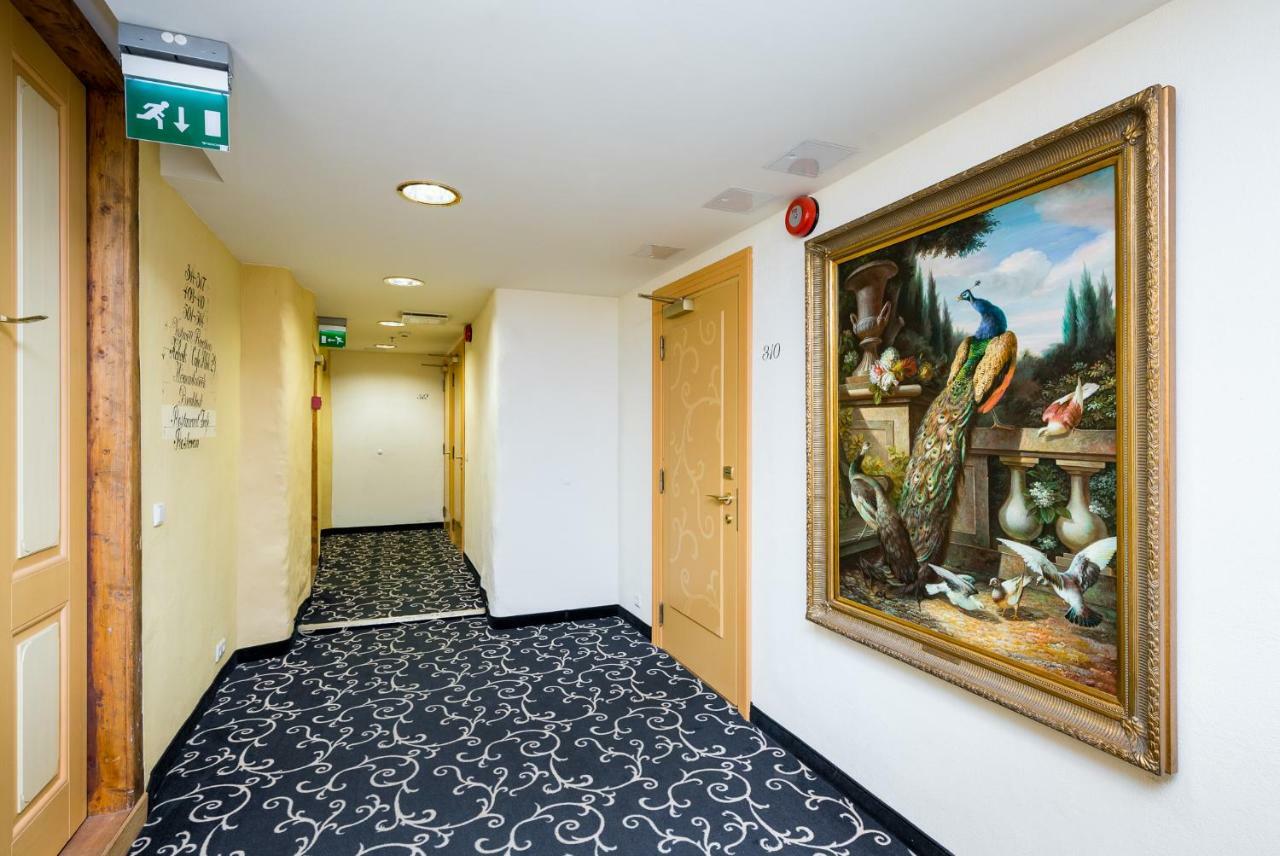 Meriton Old Town Garden Hotel Талин Екстериор снимка