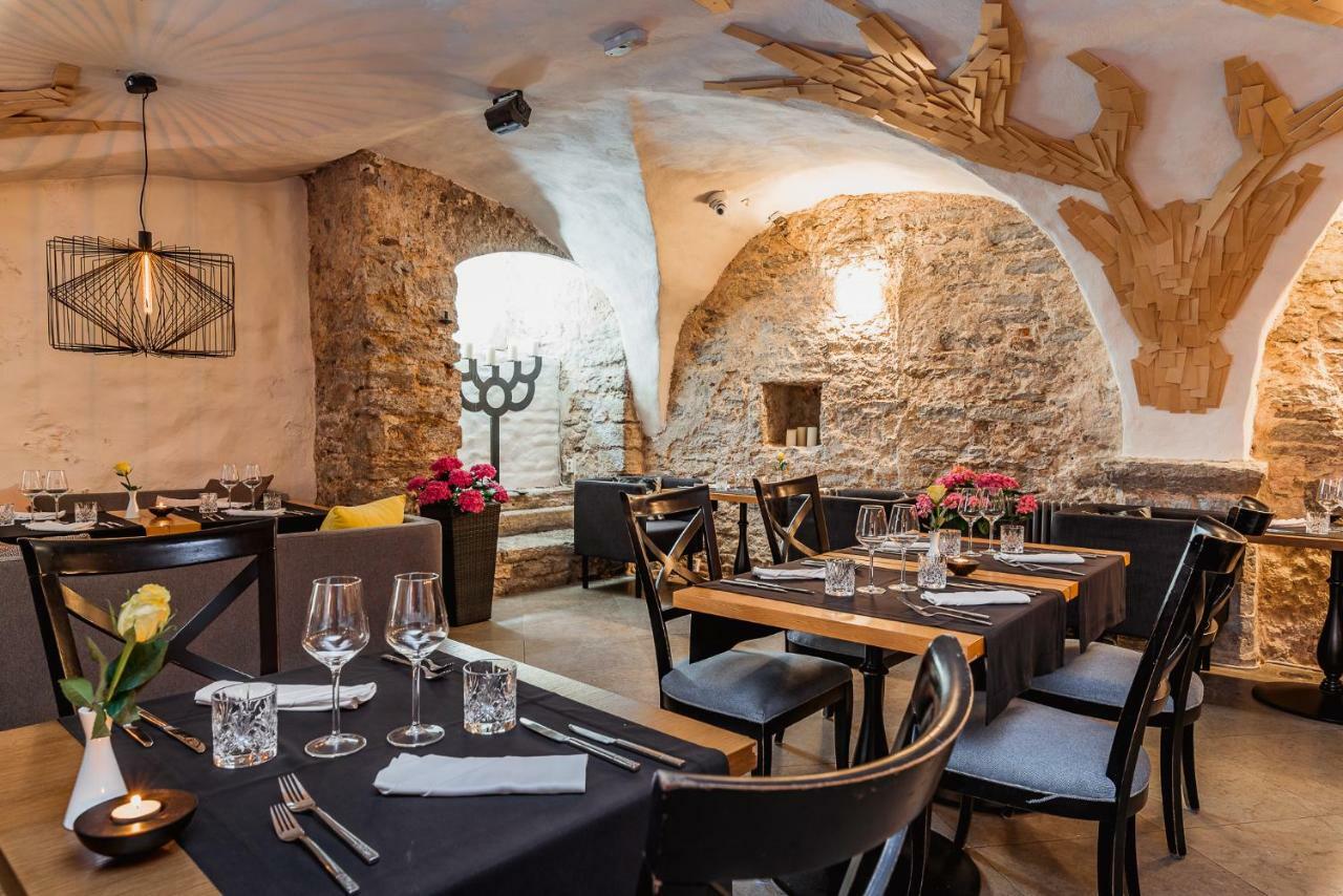Meriton Old Town Garden Hotel Талин Екстериор снимка