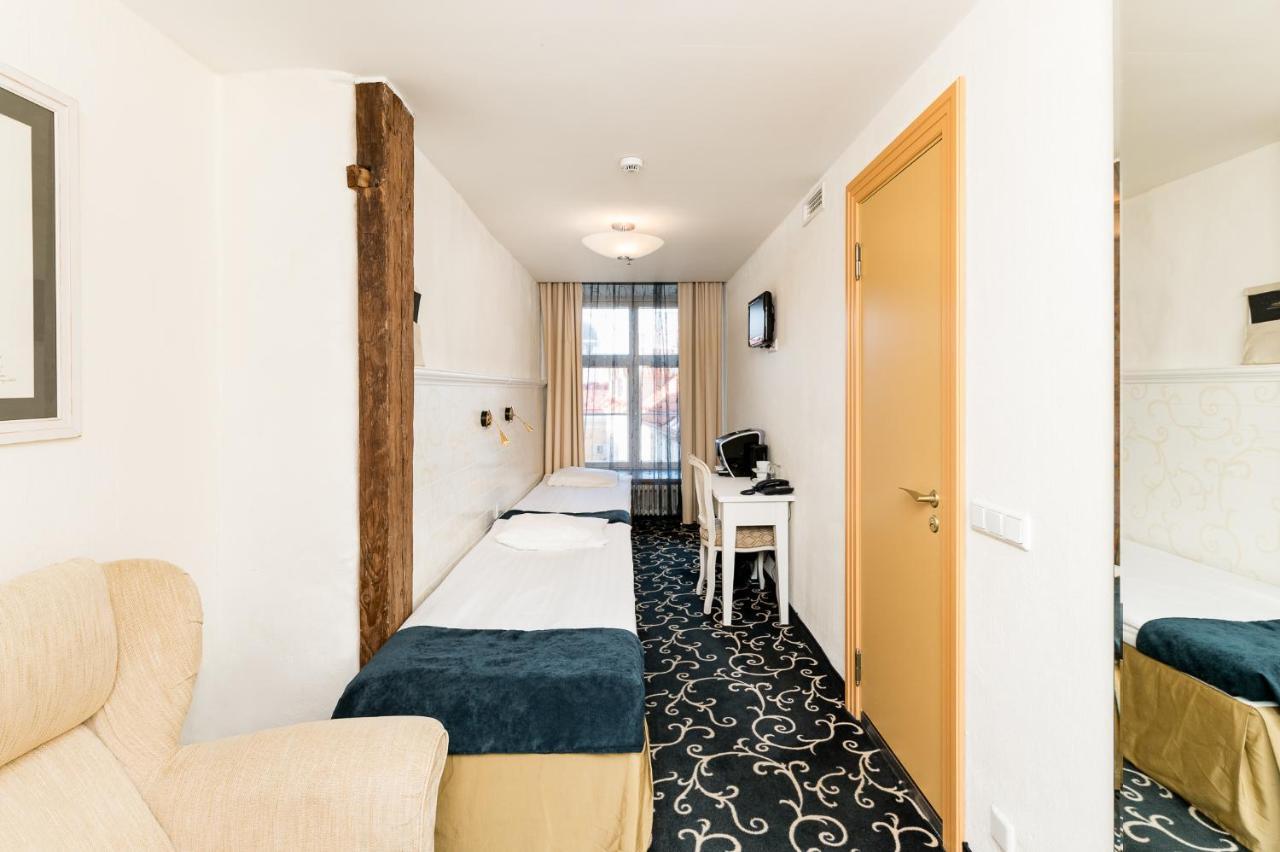 Meriton Old Town Garden Hotel Талин Екстериор снимка
