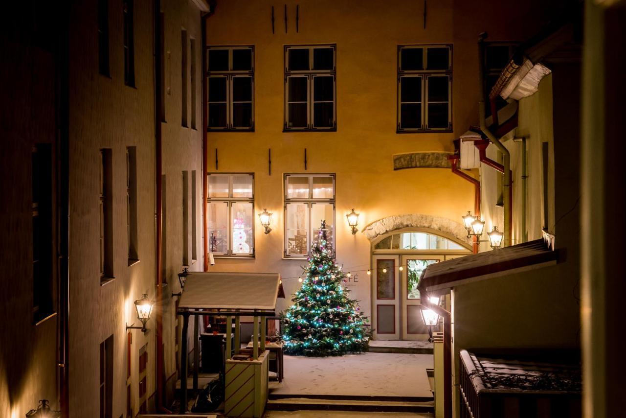 Meriton Old Town Garden Hotel Талин Екстериор снимка